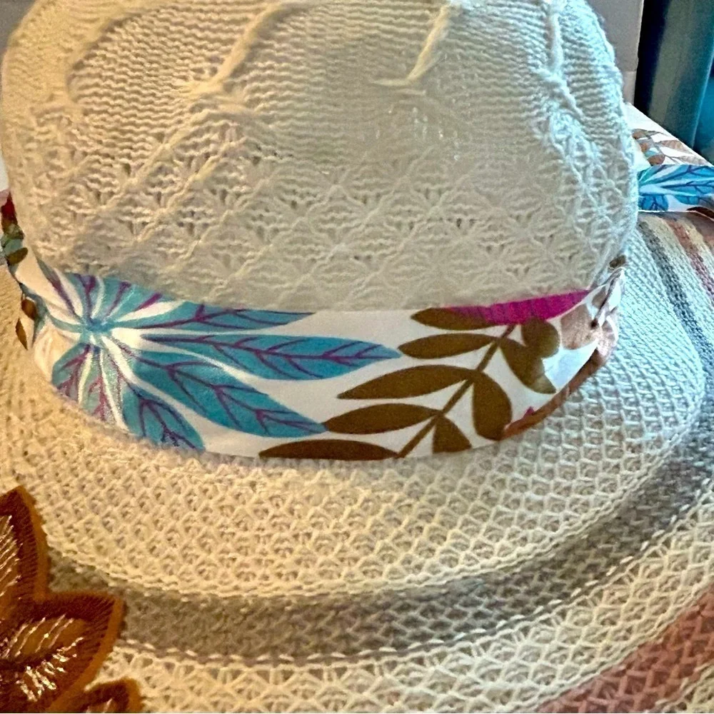 Pretty Floppy Beach Hat embroidered flowers sun block beach party unisex